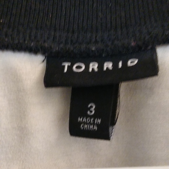 TORRID 3 LEOPARD PRINT, STRETCHY SOFT VERY THICK JERSEY KNIT BOBMBER JACKET - Picture 8 of 9